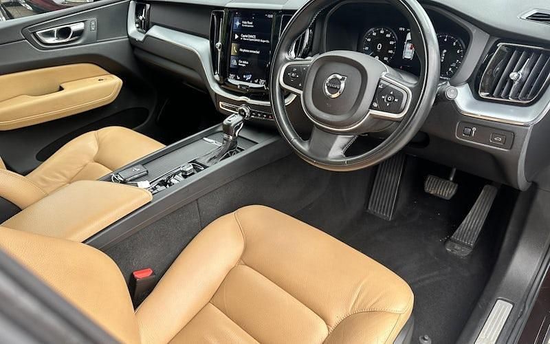 Used Volvo XC60 R-Design Pro 250 HP (183 kW) 2019 SUV