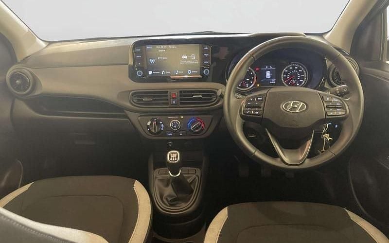 Used Hyundai i10 SE 67 HP (49 kW) 2023 Black Hatchback