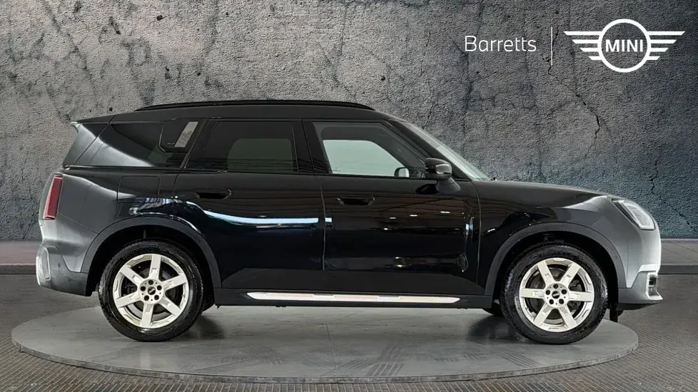 Used Mini Countryman 215 HP (158 kW) 2024 Black SUV