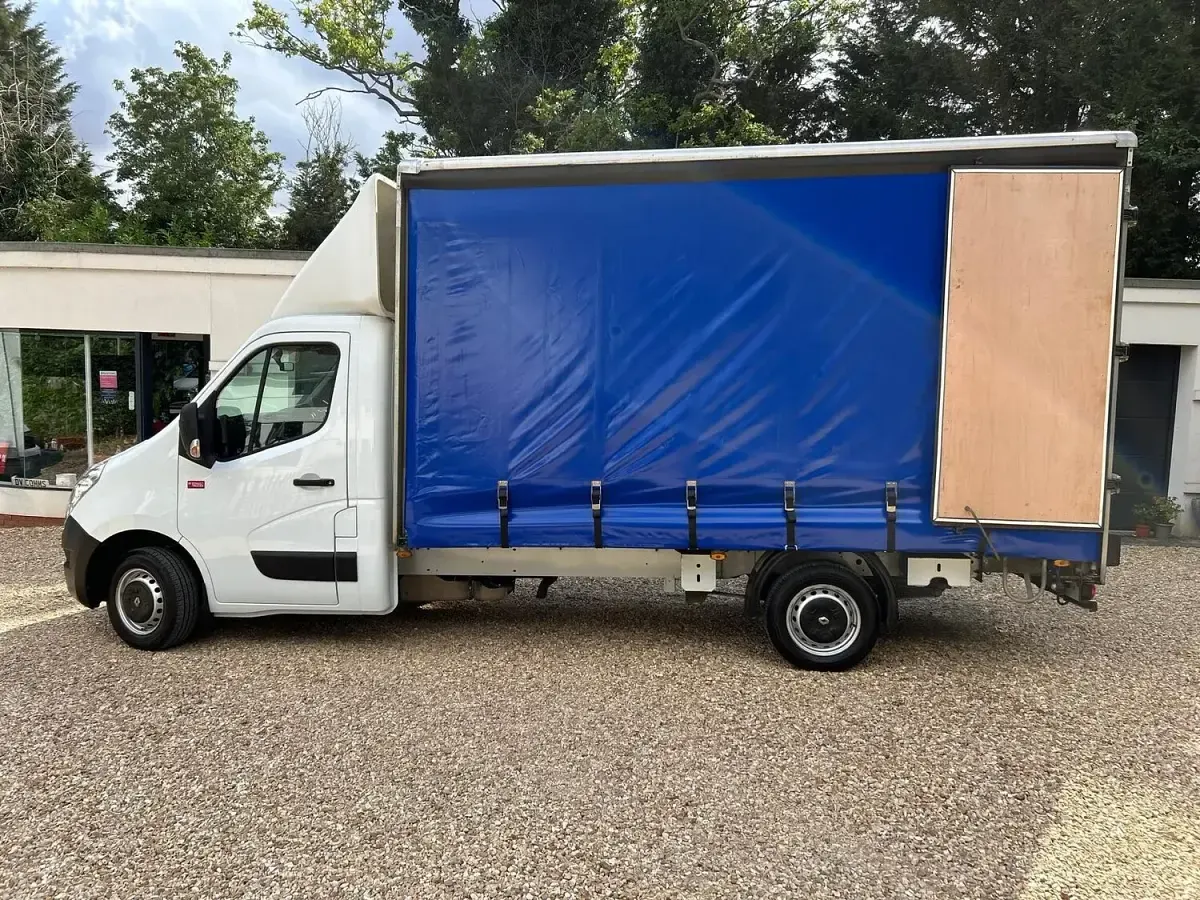Used Renault Master 2018 White Van