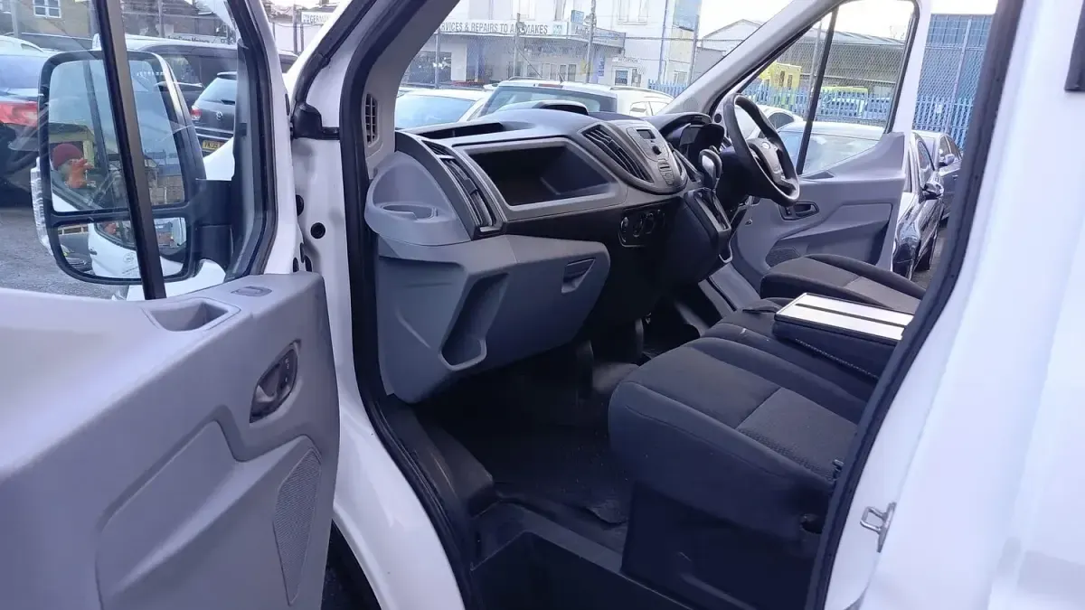 Used Ford Transit 130 HP (95 kW) 2019 White Van
