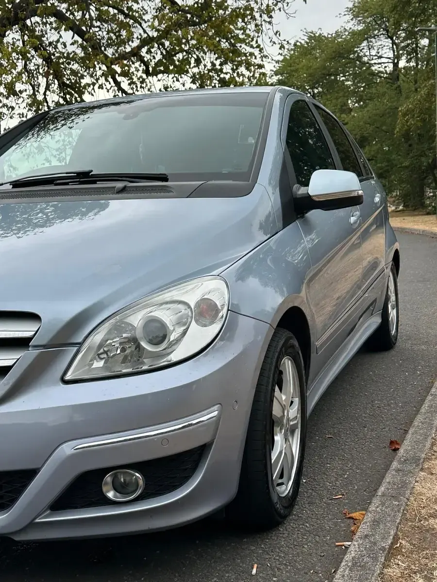 Used Mercedes B180 SE 2010 Blue MPV