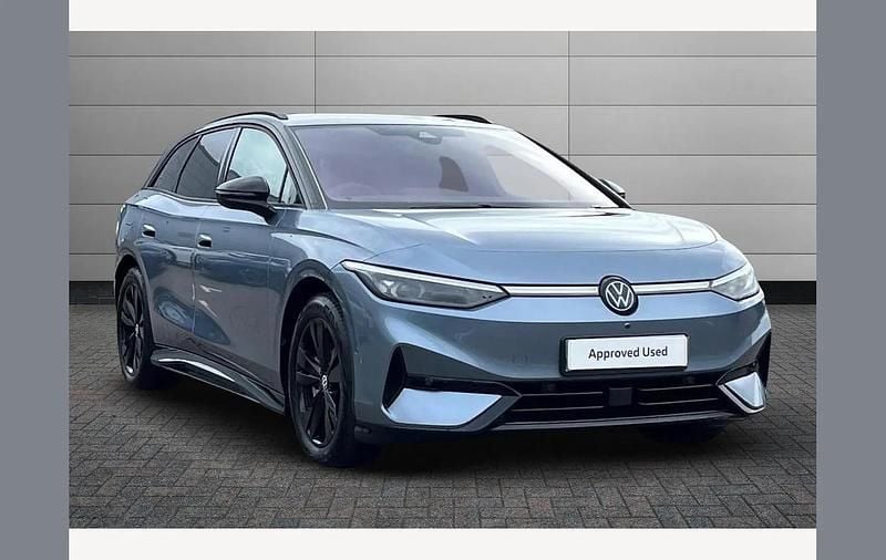 Stonewashed blue Used 2025 VW ID.7 Pro Sedan | £39,950 (Fair price) - Image 1/3