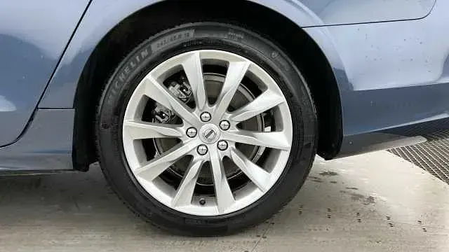 Used Volvo V90 Momentum 197 HP (144 kW) 2021 Blue Estate