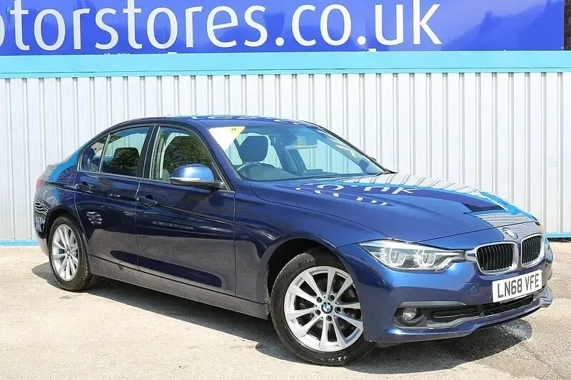 Used BMW 320 Comfort Edition 2018 Blue Sedan