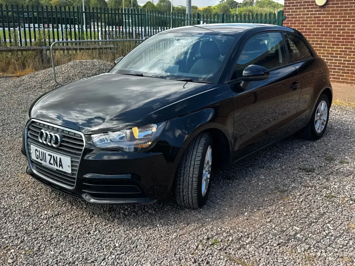 Used Audi A1 Business 86 HP (63 kW) 2011 Black Hatchback