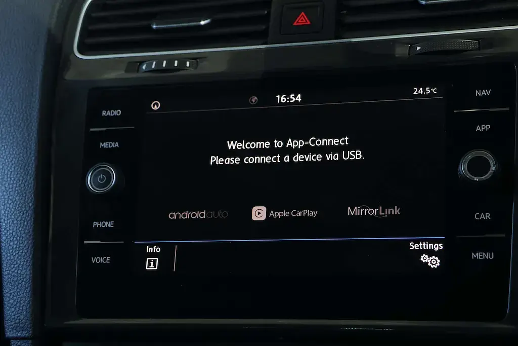Used VW Golf VII Match 113 HP (83 kW) 2019 Grey Estate