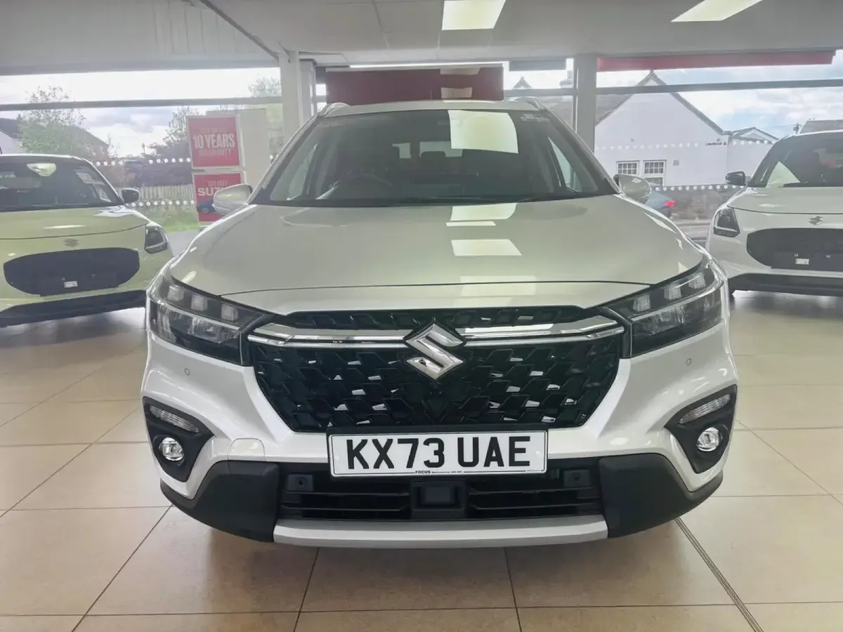 Gebraucht Suzuki SX4 S-Cross 116 PS (85 kW) 2023 Silber SUV