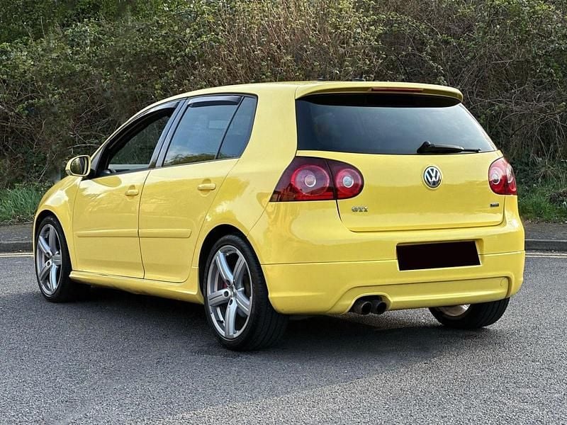 Used VW Golf VII GTI 230 HP (169 kW) 2016 Yellow