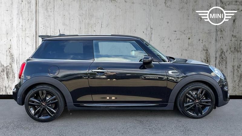Used Mini Cooper Hatch 134 HP (98 kW) 2019 Black Hatchback