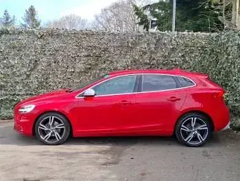 Used Volvo V40 R-Design Pro 120 HP (88 kW) 2018 Red Hatchback