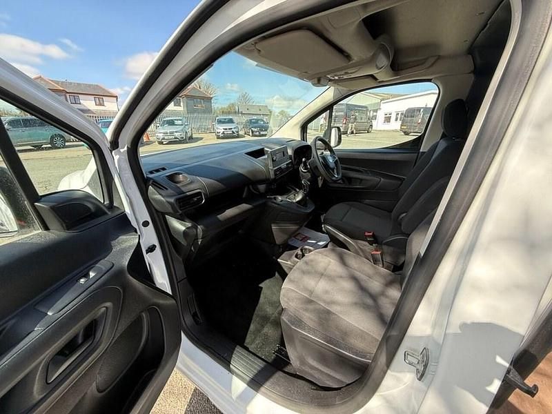 Used Vauxhall Combo Sportive 2020 White MPV