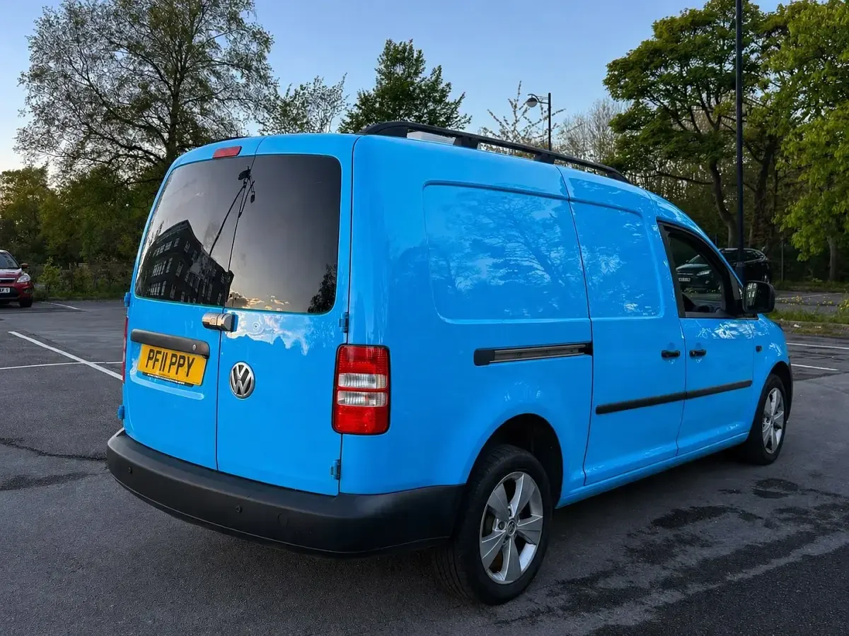 Used VW Caddy 102 HP (75 kW) 2011 Blue MPV