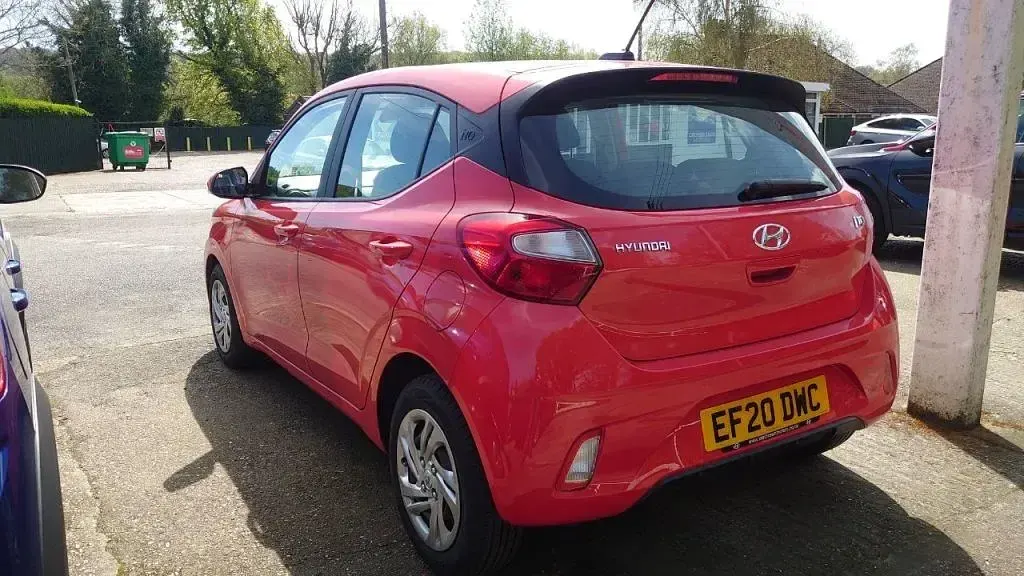Gebraucht Hyundai i10 SE 66 PS (48 kW) 2020 Rot Kleinwagen