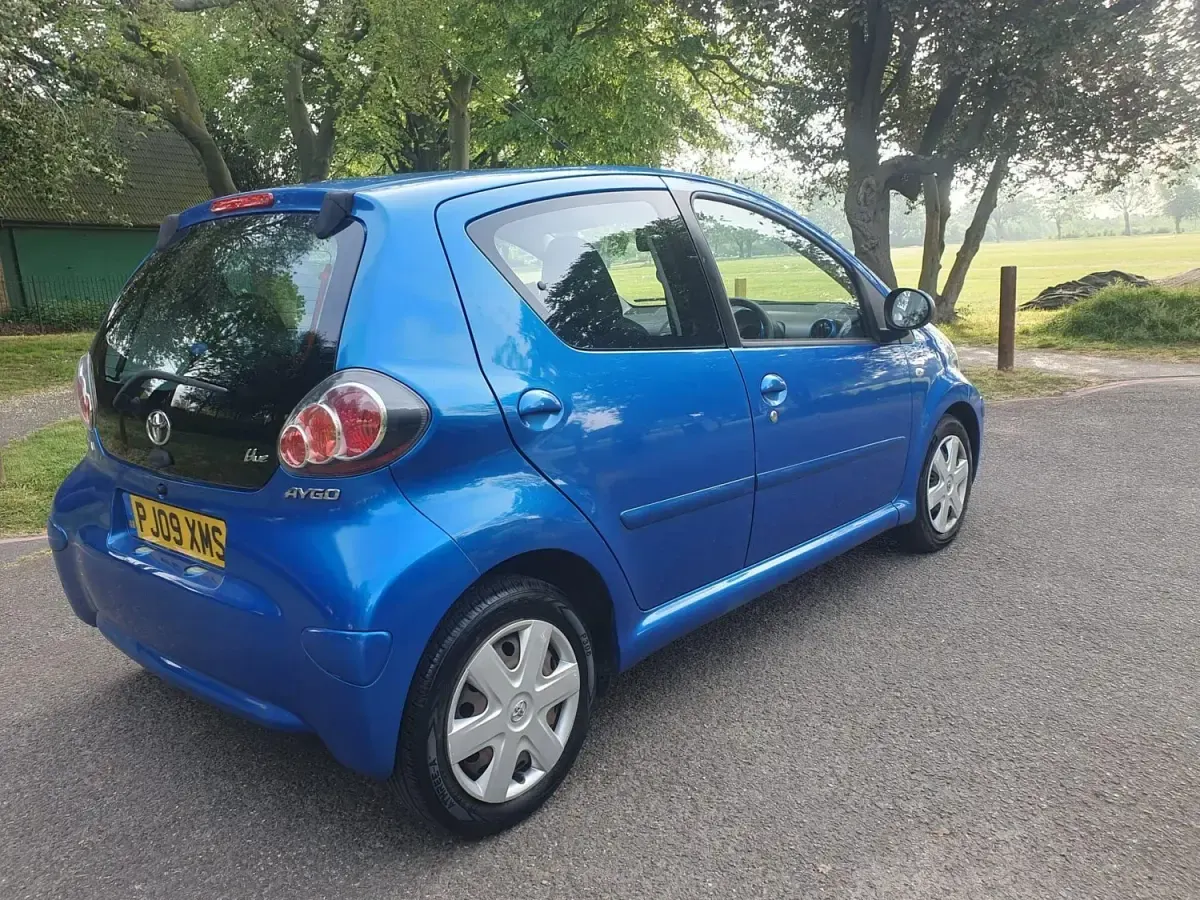 Gebraucht Toyota Aygo 2009 Blau Kleinwagen