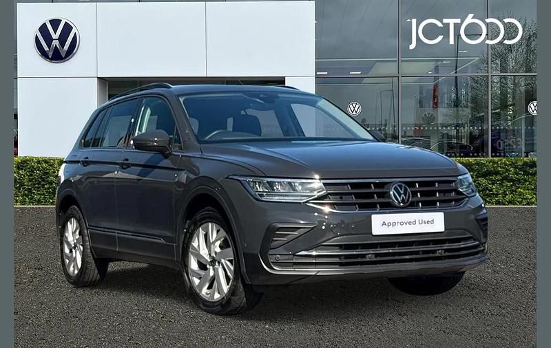 Used VW Tiguan Life 150 HP (110 kW) 2022 Grey SUV