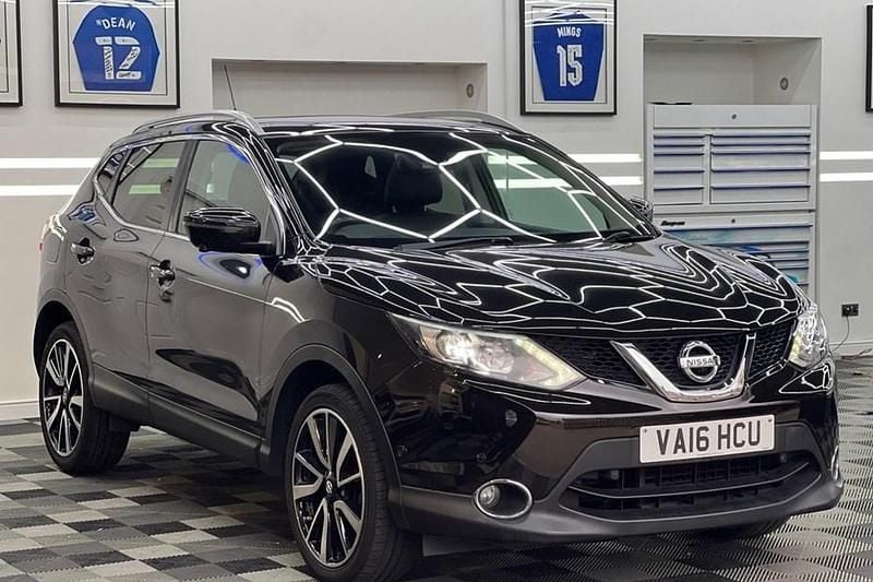 Black Used 2016 Nissan Qashqai Tekna SUV | £8,250 (Good price) - Image 1/1