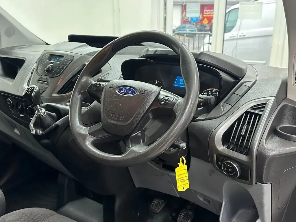 Used Ford Transit Custom 105 HP (77 kW) 2017 White Van