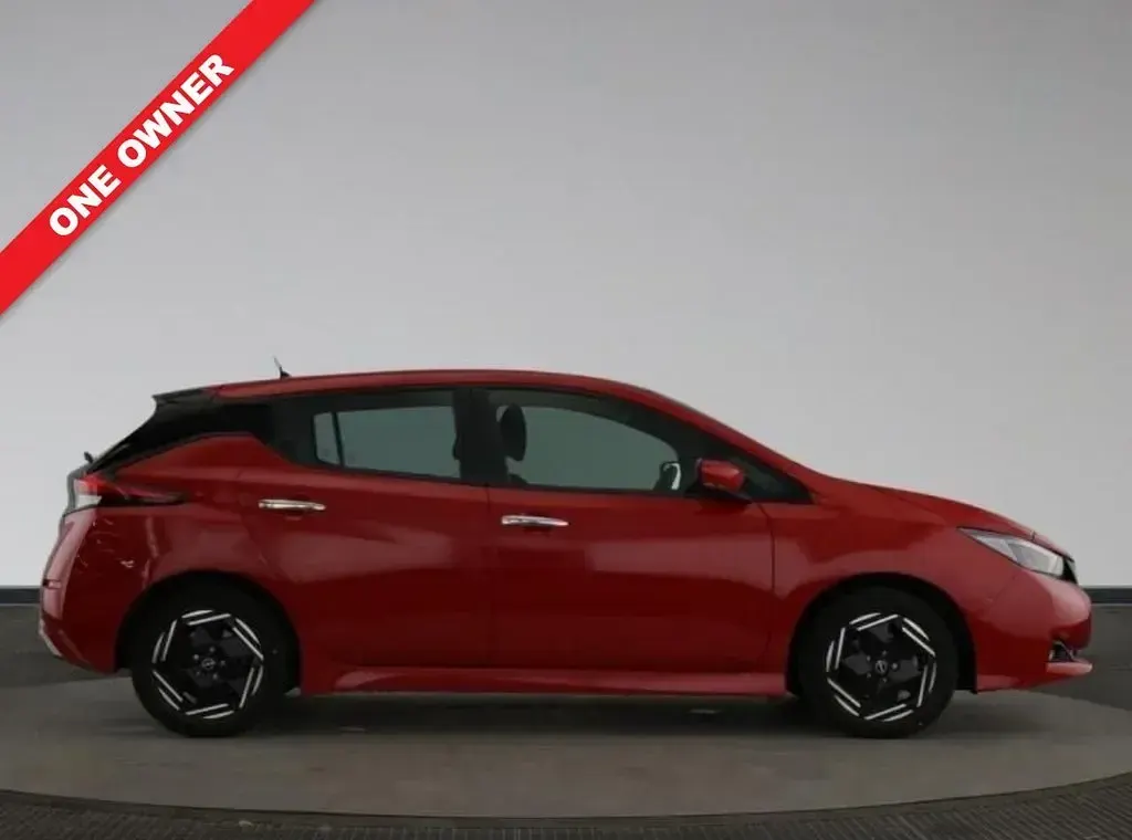 Used Nissan Leaf Acenta 110 kW (150 HP) 2023 Red Hatchback