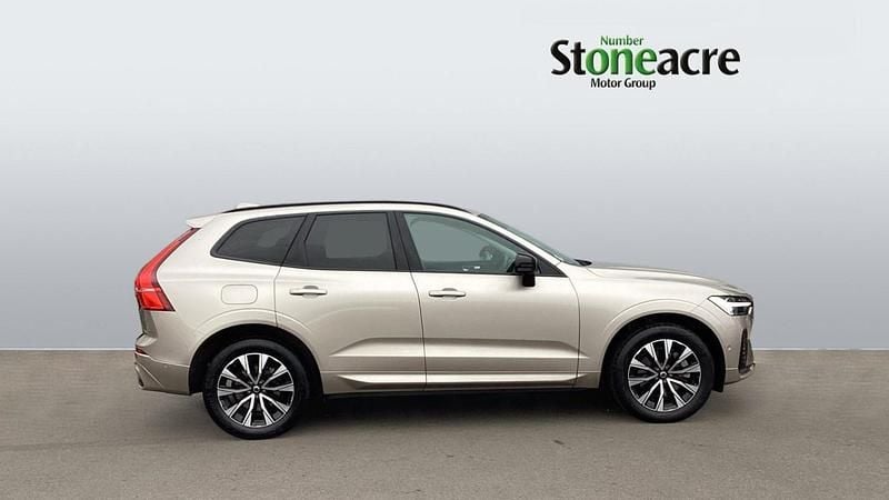 Used Volvo XC60 Plus 247 HP (181 kW) 2023 Gold SUV