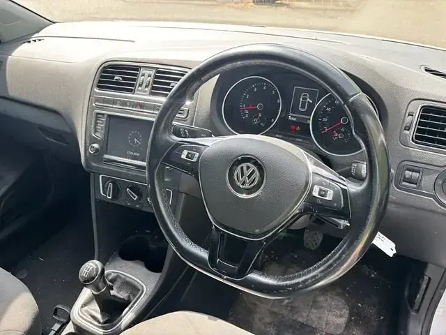 Usado VW Polo SE 60 HP (44 kW) 2016 Branco Citadino