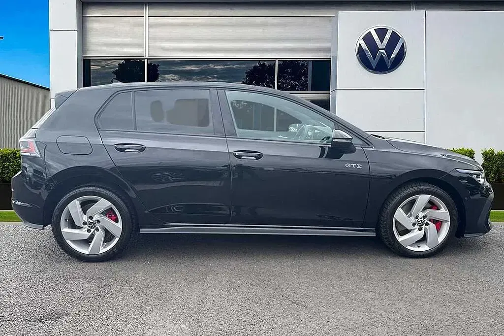 Used VW Golf VIII GTE 272 HP (200 kW) 2026 Black Hatchback