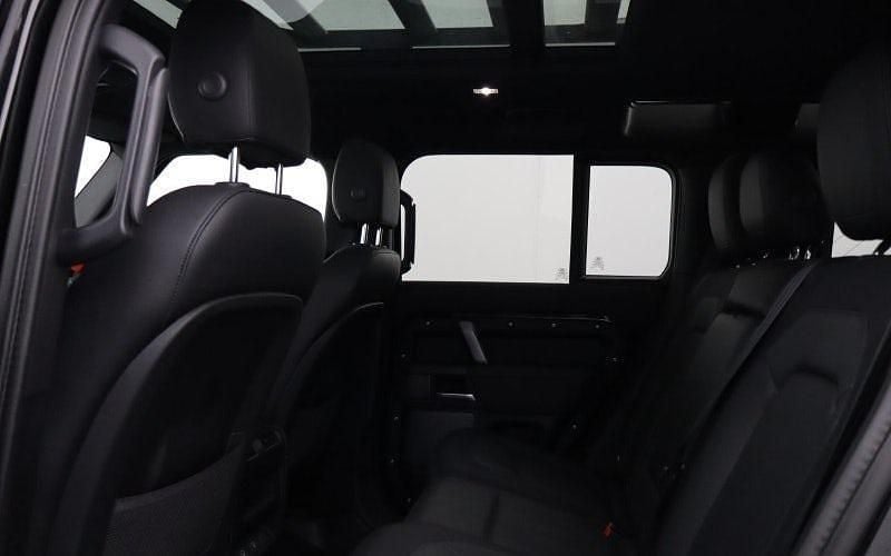 Used Land Rover Defender SE Dynamic 249 HP (183 kW) 2025 SUV