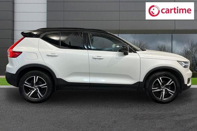 Used Volvo XC40 R-Design 163 HP (119 kW) 2021 White SUV