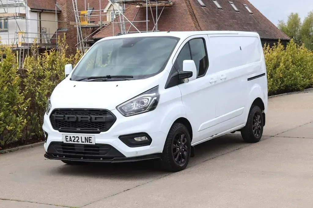 Used Ford Transit Custom Limited 130 HP (95 kW) 2022 White Van
