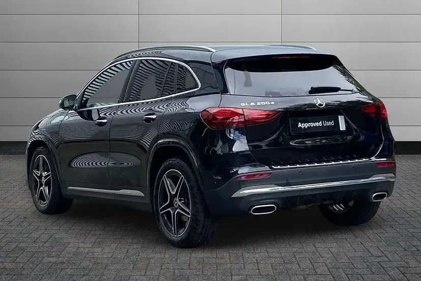 Used Mercedes GLA200 Executive 148 HP (108 kW) 2025 Black SUV