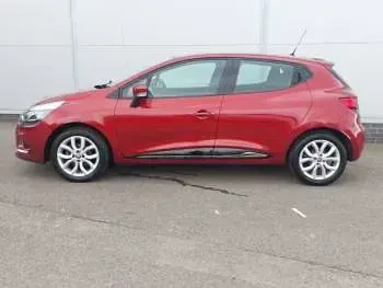 Used Renault Clio Dynamique 75 HP (55 kW) 2017 Red Hatchback