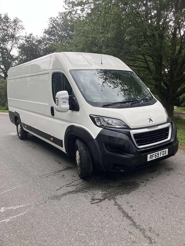 White Used 2020 Peugeot Boxer Van | £7,495 (Good price) - Image 1/4