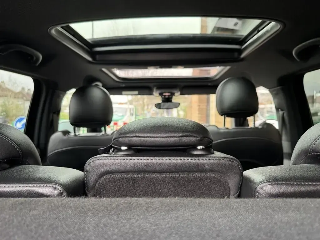 Gebraucht Mini Cooper S Sport 178 PS (130 kW) 2022 Schwarz Kleinwagen