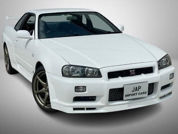 White Used 1999 Nissan Skyline Coupe | £109,950 - Image 1/4
