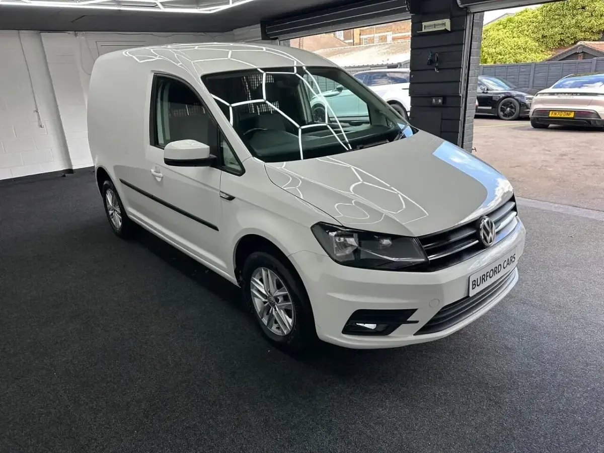 Used VW Caddy Highline 102 HP (75 kW) 2020 White MPV