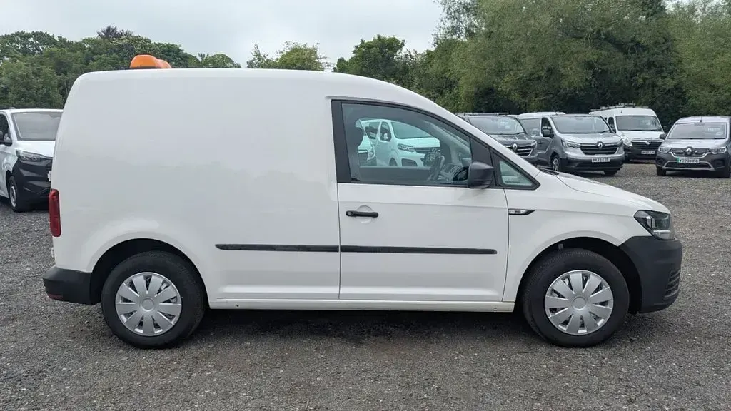 Used VW Caddy Startline 102 HP (75 kW) 2020 White MPV