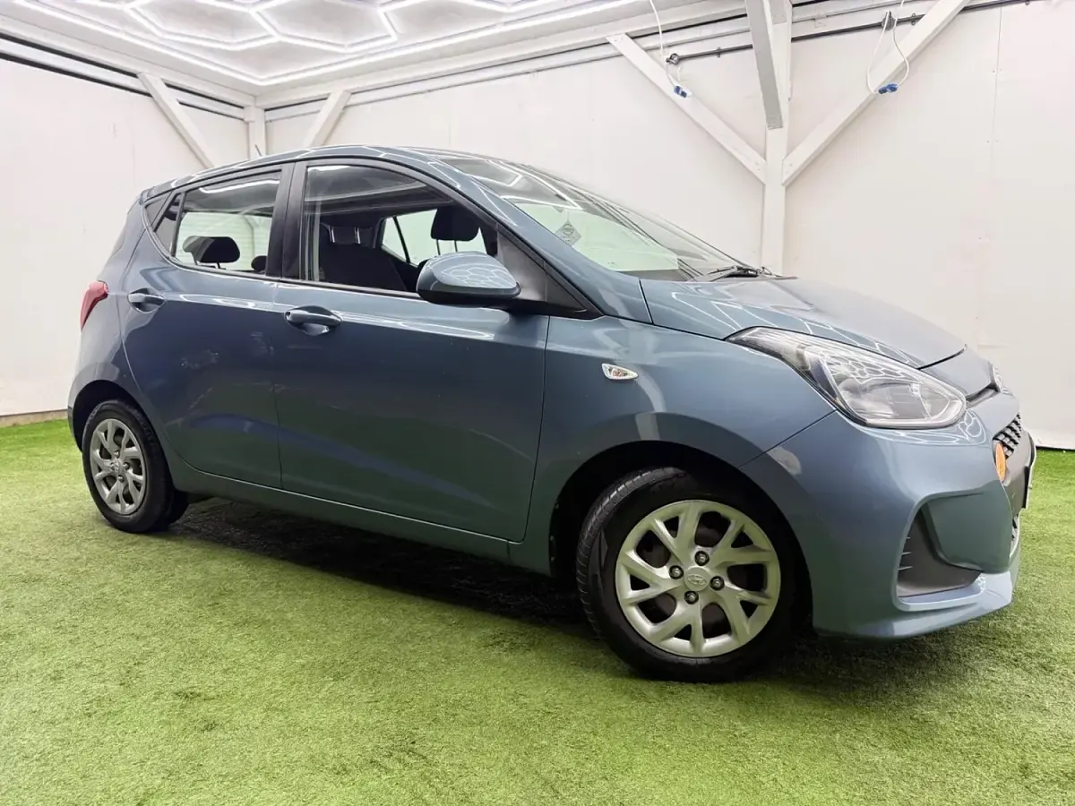 Used Hyundai i10 SE 87 HP (63 kW) 2017 Blue Hatchback