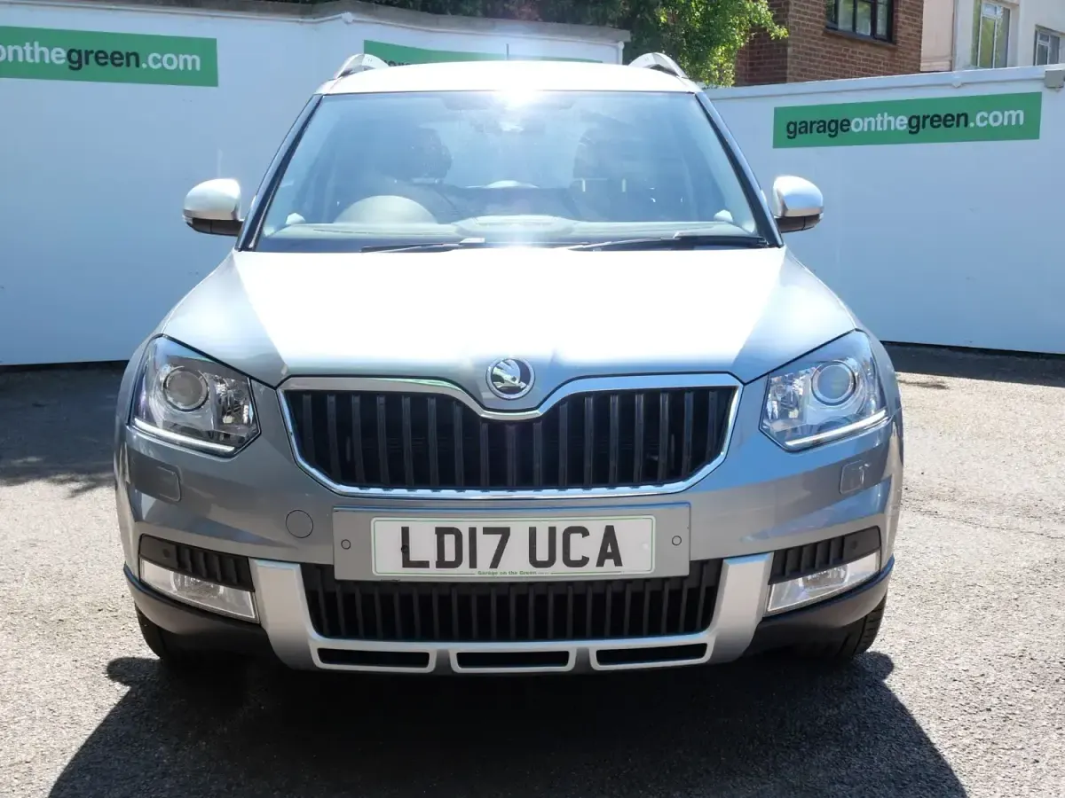 Used Skoda Yeti Drive 110 HP (80 kW) 2017 Grey SUV