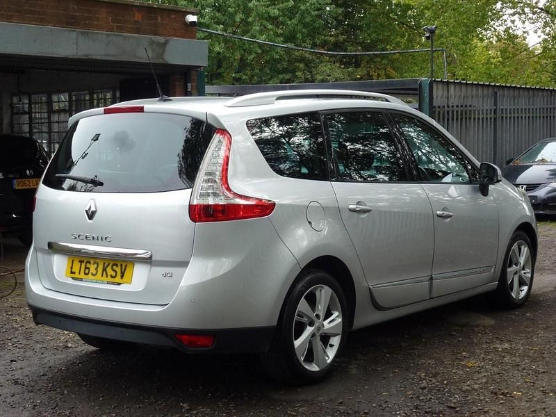 Used Renault Grand Scénic III Dynamique 2013 Silver metallic MPV