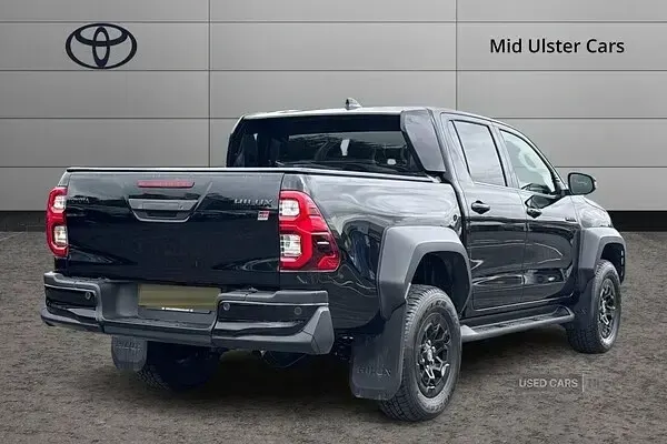 Used Toyota HiLux Sport 201 HP (147 kW) 2025 Black Pickup