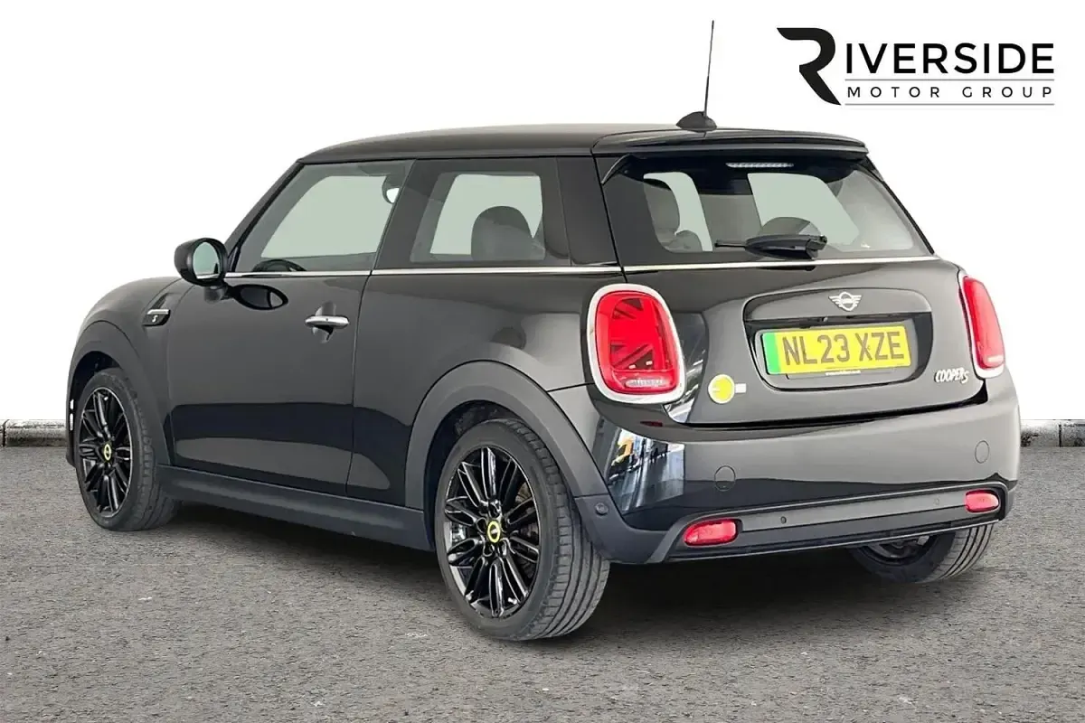 Used Mini Cooper SE Hatch 33 kW (45 HP) 2023 Black Hatchback
