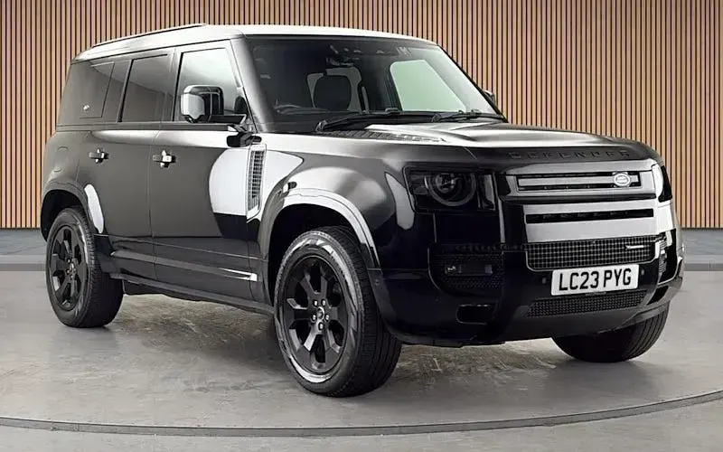 Used Land Rover Defender SE Dynamic 249 HP (183 kW) 2025 SUV