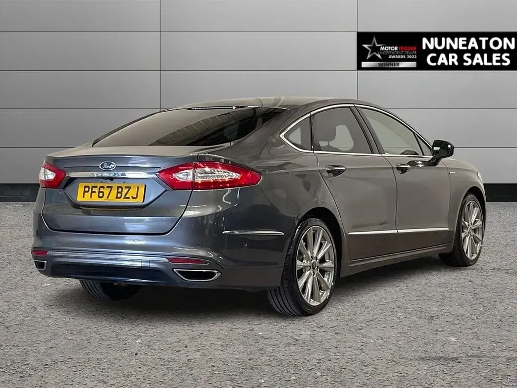 Used Ford Mondeo Vignale 180 HP (132 kW) 2017 Grey Sedan