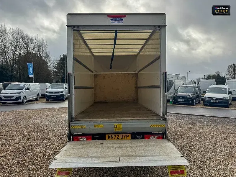 Second-hand Ford Transit Select 130 CP (95 kW) 2022 Alb Cabrio