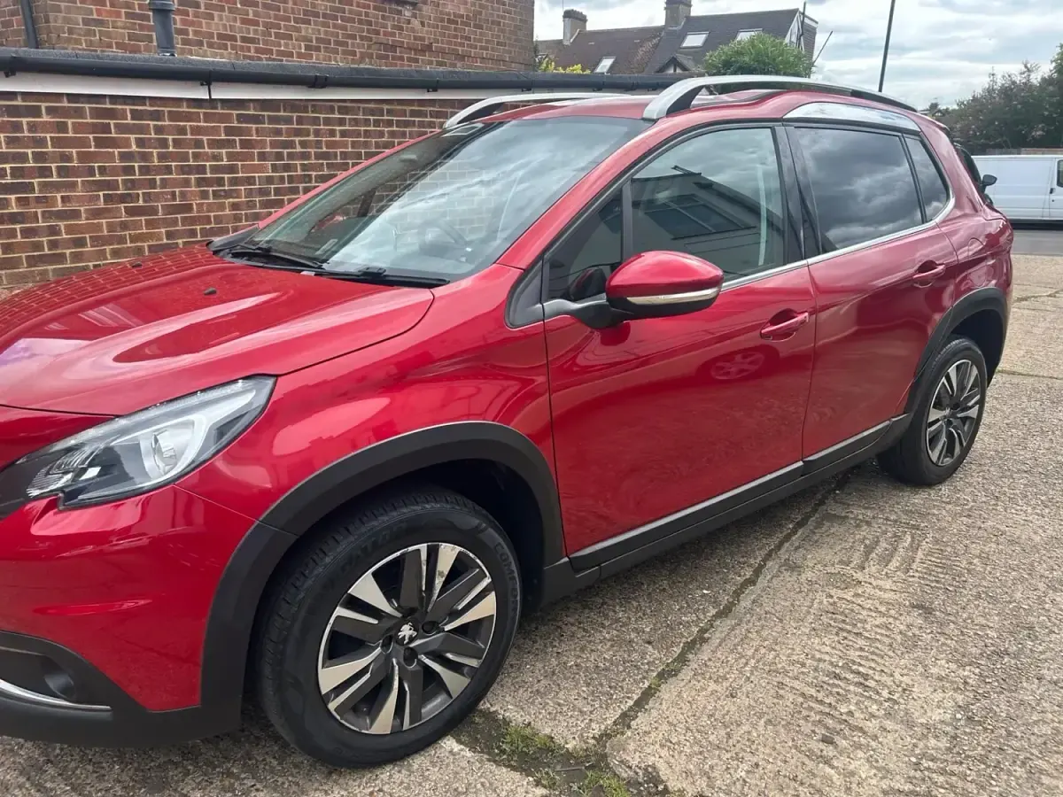 Käytetty Peugeot 2008 Allure 2017 Punainen Katumaasturi
