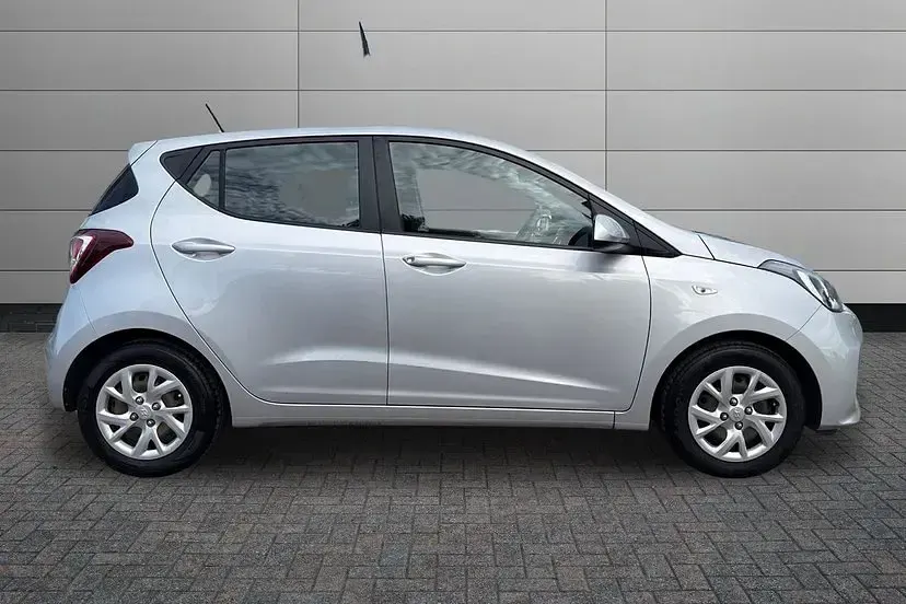 Used Hyundai i10 SE 86 HP (63 kW) 2018 Grey Hatchback
