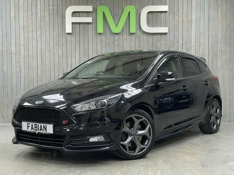 Used Ford Focus ST 185 HP (136 kW) 2015 Black Hatchback