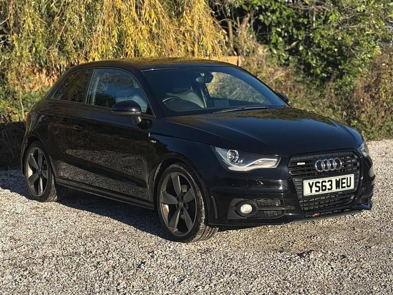 Usado Audi A1 Black Edition 140 HP (102 kW) 2014 Preto Citadino