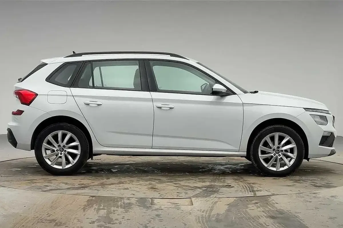 Used Skoda Kamiq SE 115 HP (84 kW) 2025 Moon white metallic SUV