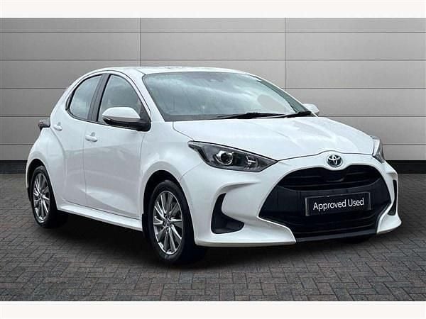Used 2023 Toyota Yaris Hatchback | £16,795 (Fair price) - Image 1/2